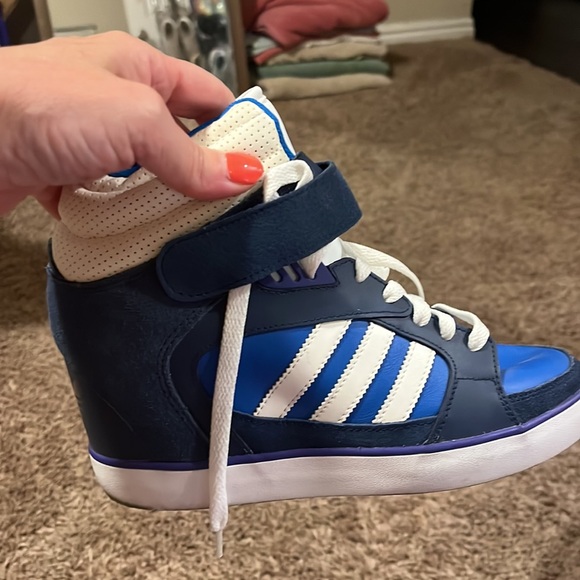 Adidas women’s high tops - Picture 2 of 6